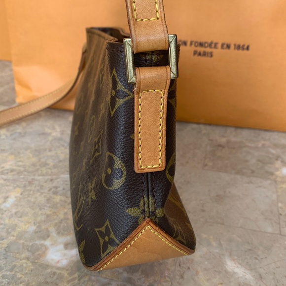 ❤️❤️SOLD❤️❤️Louis Vuitton cabas sling - Picture 3 of 11